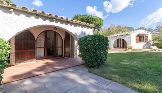 Villa con depandance a 200 mt dal mare